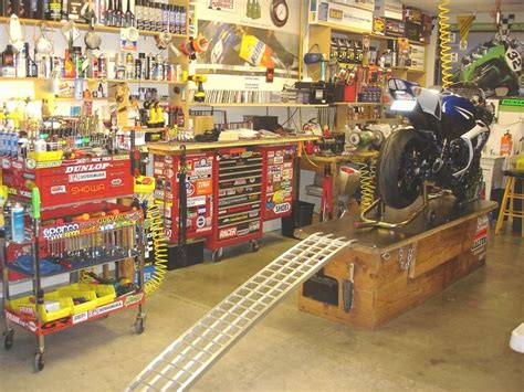 I love every thing about this | Garage design, Garage, Bike storage garage