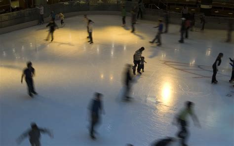 Ice Skating at RDV Sportsplex - Share Orlando