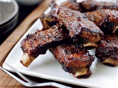 Sticky Barbecued Beef Ribs Recipe | Yemek Tarifi | Dana kaburga, Yemek ve şarap, Barbekü tarifleri