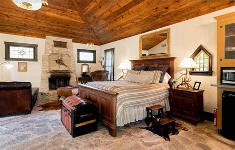 12 of the Most Romantic Cabins in Fredericksburg TX [2021 Updated ...