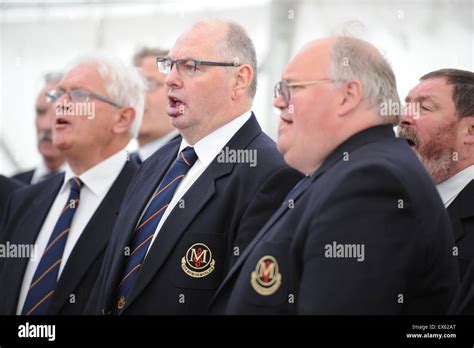 Welsh male voice choir singing hi-res stock photography and images - Alamy