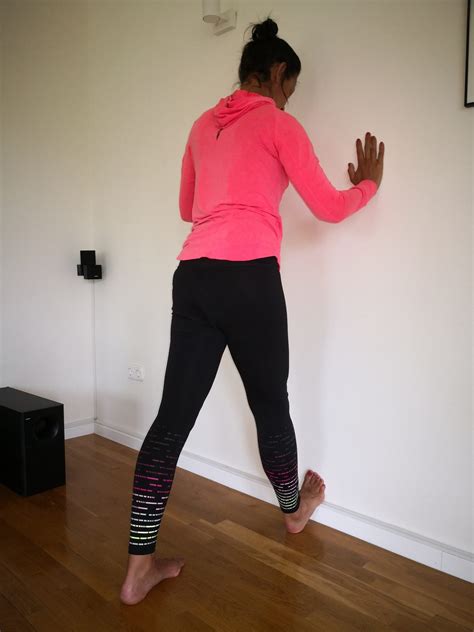 Stretching exercises for plantar fasciitis | MORE FUN 2 RUN