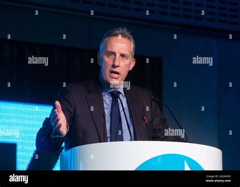 Loyalist ian paisley jr hi-res stock photography and images - Alamy