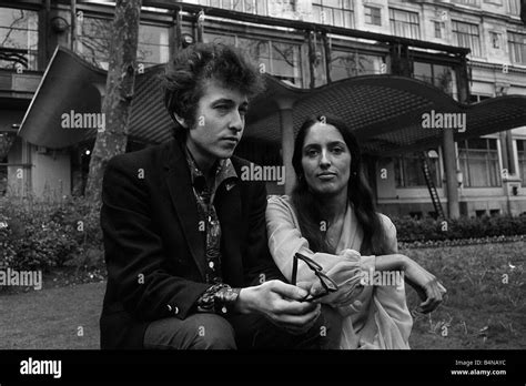 Bob dylan 1965 hi-res stock photography and images - Alamy