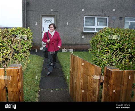 Susan boyle outside house in blackburn hi-res stock photography and ...