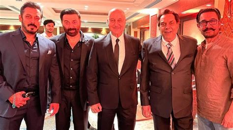 Aamir Khan, Salman Khan, Dharmendra, Sunny pose with Anupam Kher at Karan Deol bash: 'Actors ...