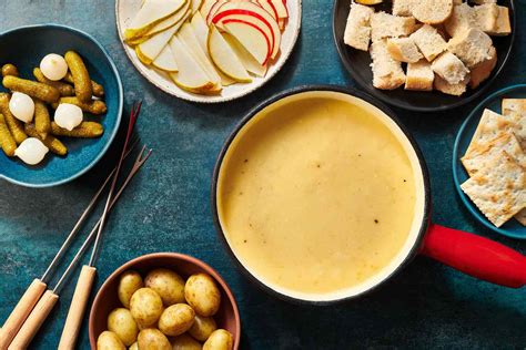 Classic Swiss Cheese Fondue Recipe