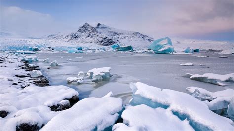 The Beauty Editor's Guide to Traveling to Iceland in the Winter | Allure