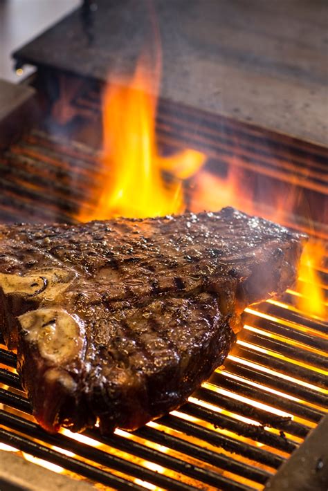 How To Grill T-Bone Steak - Great Italian Chefs