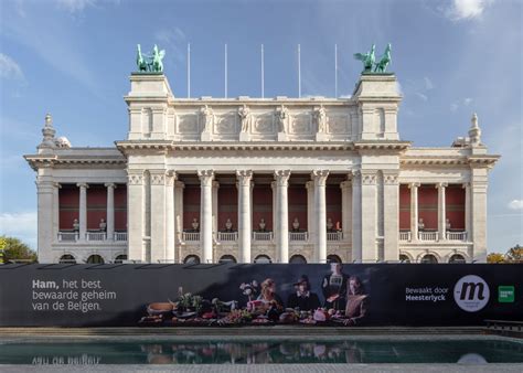 Natursteinfassade des Königlichen Museums der Schönen Künste in Antwerpen gesäubert - bauhandwerk