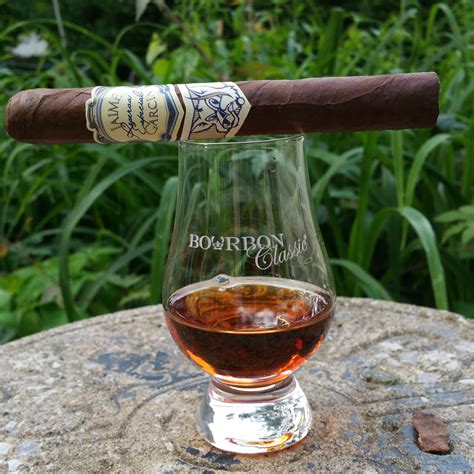 Whiskey and Cigar Pairing For Beginners | Alcohol Professor