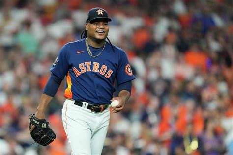 Houston Astros ace oddly omitted from top MLB pitchers list