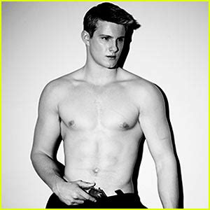 Alexander Ludwig: Shirtless for ‘Final Girl’ – First Look! | Alexander Ludwig, Final Girl ...