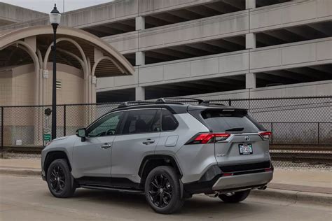 Is the 2023 Toyota RAV4 Hybrid a Good SUV? 5 Pros and 4 Cons | Cars.com