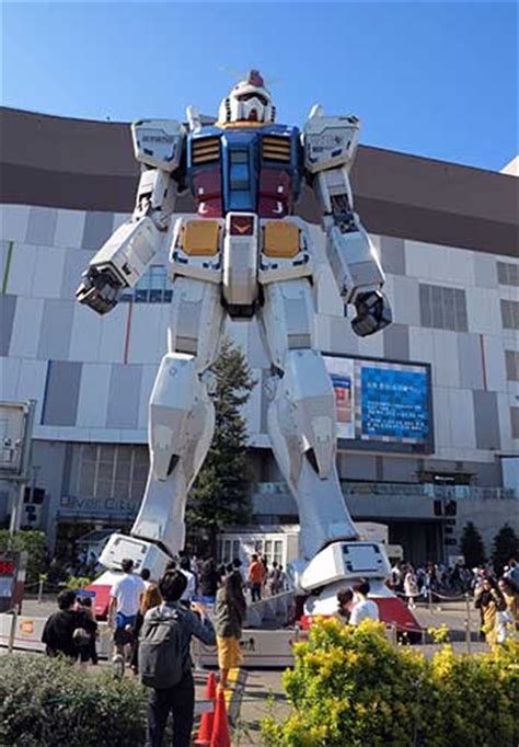 Discovering the Life-Sized Unicorn Gundam Statue in Odaiba, Tokyo ...