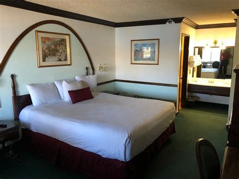 PIONEER HOTEL & GAMBLING HALL - Updated 2024 Prices & Reviews (Laughlin ...