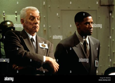 FALLEN (1998) DONALD SUTHERLAND, DENZEL WASHINGTON FLLN 006 Stock Photo ...