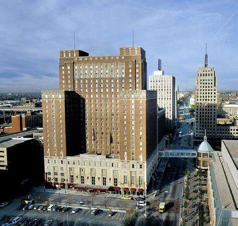 HILTON MILWAUKEE CITY CENTER - Hotel Reviews, Photos, Rate Comparison - Tripadvisor