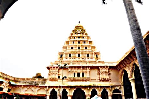 Thanjavur Maratha Palace- History, Architecture, Timings, Entry Fee