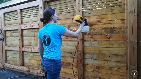 How to Seal and Stain a Fence with a Sprayer | DIY Montreal