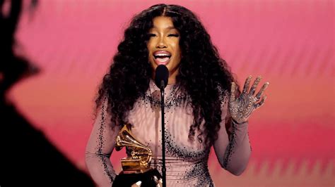 SZA Gets Emotional After Grammy Win for Best R&B Song: "I Came Really ...