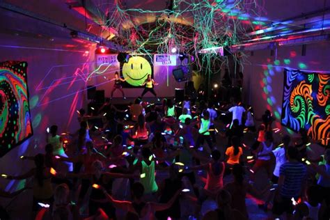 90s rave face paint - Google Search | Rave dance, Rave party theme, Electronic music