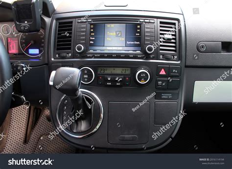 131 Volkswagen Multivan Interior Images, Stock Photos & Vectors ...