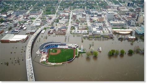 Historic Mississippi River flooding could extend into June, experts ...