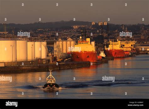 Aberdeen harbour with North Sea oil and gas industry supply vessels in ...