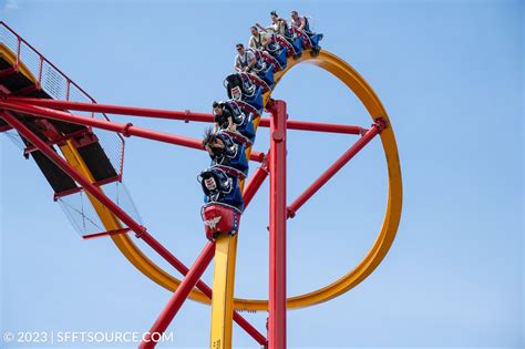 Wonder Woman Golden Lasso Coaster Ride | Six Flags Fiesta Texas