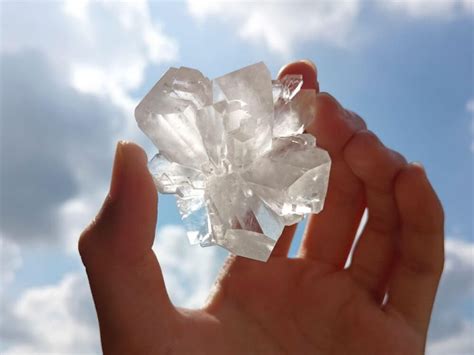 How to Make Giant Transparent Sugar Crystals at Home - Crystalverse