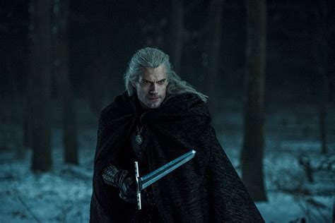 'The Witcher': Geralt Will Speak More In Season 2 Teases Henry Cavill