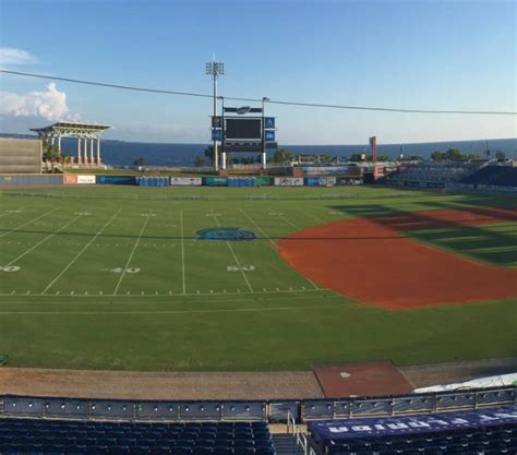 UWF Argos Make Blue Wahoos Stadium Debut - Football Stadium Digest