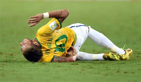 World Cup 2014: Neymar back injury puts Brazil in jeopardy - Los ...