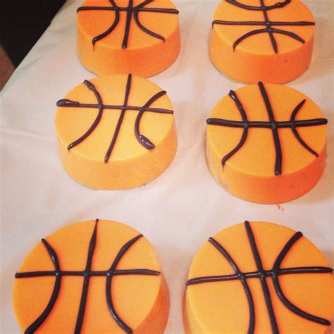 Basketball Oreos