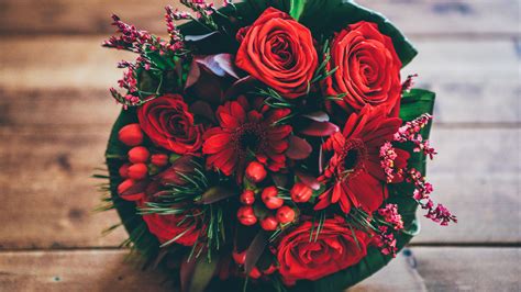 roses, bouquet, red, dark background, 4k HD Wallpaper