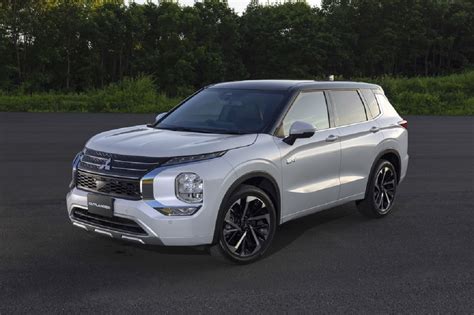 2023 Mitsubishi Outlander Plug-In Hybrid Officially Revealed - 2023 / 2024 New SUV