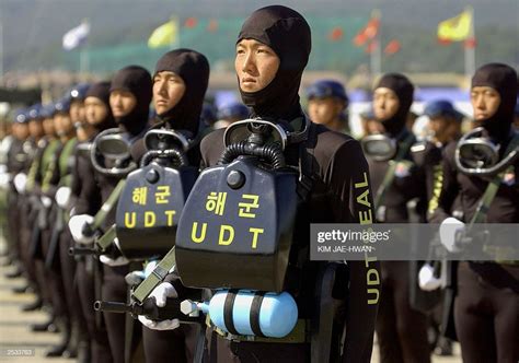 News Photo : South Korean Navy UDT/SEAL stand during a... | Seal ...