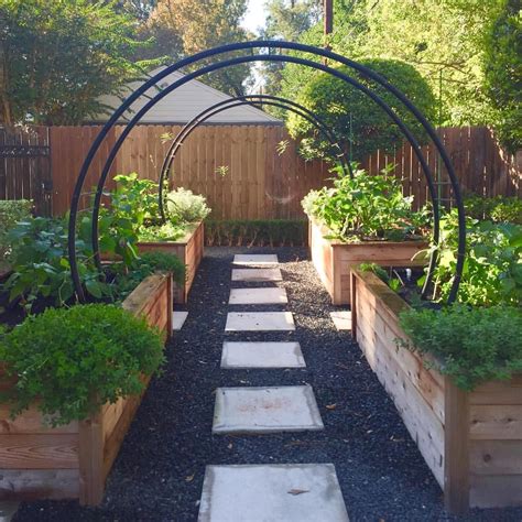 Vegetable Garden Trellis Arch - gardenbz