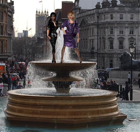 Flickriver: Photoset 'Trafalgar Square Fountains' by SoakinJo