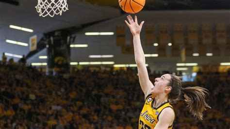 Caitlin Clark B1G Player of Week - Sports Illustrated Iowa Hawkeyes ...