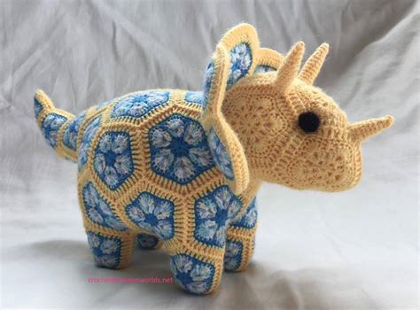 Crochet between worlds: Ta-dah! Plod the Triceratops!