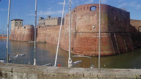 Livourne. | Fortezza Vecchia, Livorno. | Daniel Jolivet | Flickr