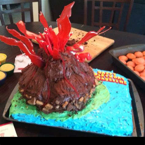 Volcano cake with erupting lava | Volcano cake, Cake, Food