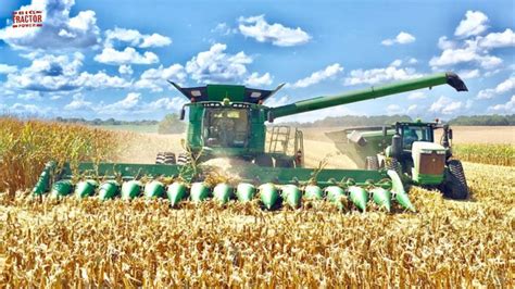 Corn Harvest 16 Rows at a Time: John Deere S690 - YouTube