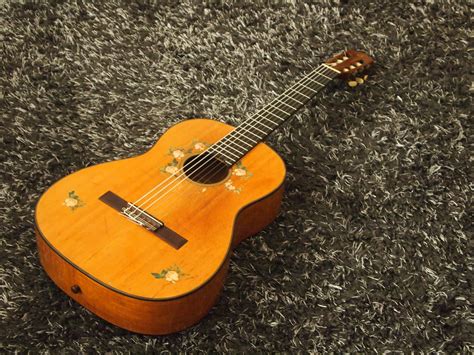 1966 Luthier made Oscar Teller model 5. Made in former West Germany. All solid, spruce top ...
