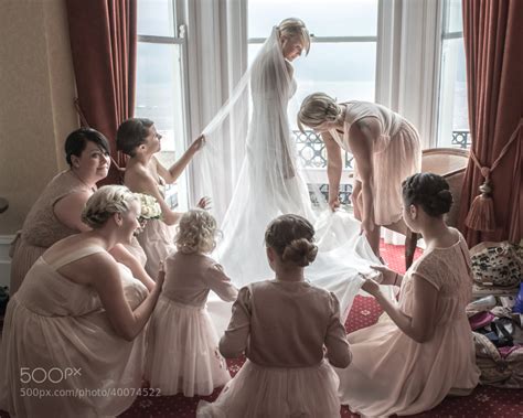 55 Creative Wedding Entourage Photo Ideas - 500px