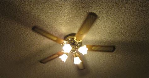 She's Crafty!: Can you spray paint ceiling fans?