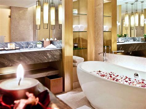 5 Best Hotels For Your Honeymoon in Singapore