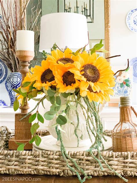 Easy Fall Sunflower Centerpiece - 2 Bees in a Pod